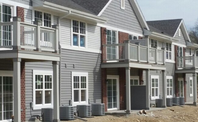 Building Photo - Condo Style Lower 1 Bedroom 1 Bathroom Apartment
