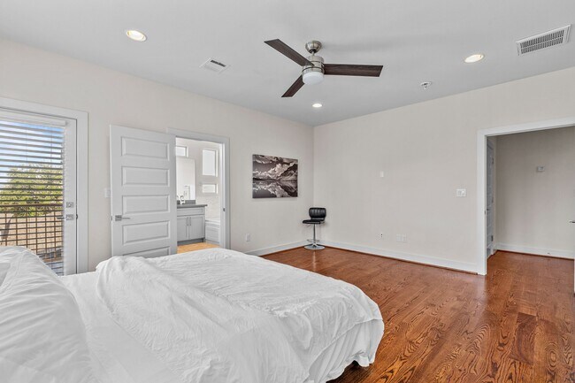 Building Photo - 4831 Chenevert St