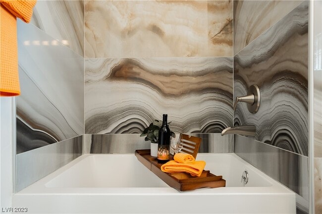 Building Photo - 2205 Santa Paula Dr