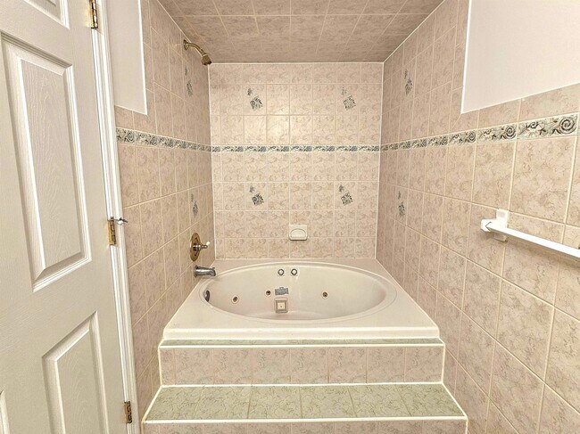 Building Photo - 113 Palisade Ave