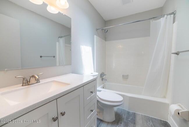 Building Photo - 1131 Linda Ave