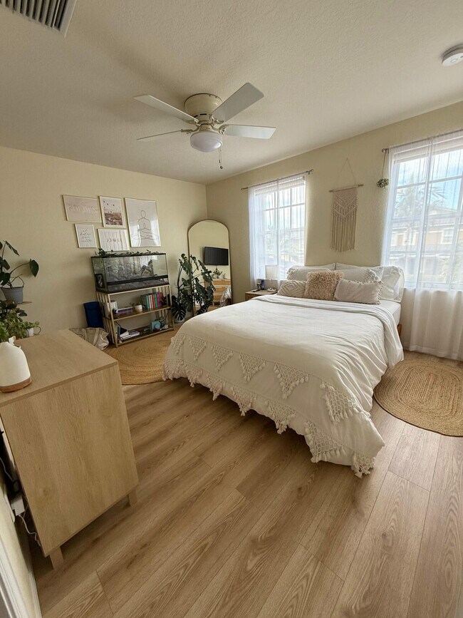 Building Photo - 2759 SE Birmingham Dr