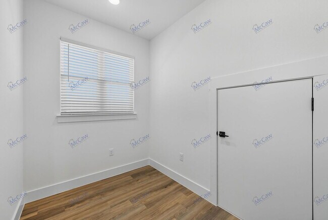 Building Photo - 100 Cardinal Wds