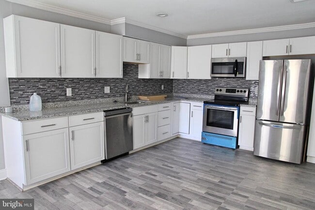 Building Photo - 14457 Silverdale Dr