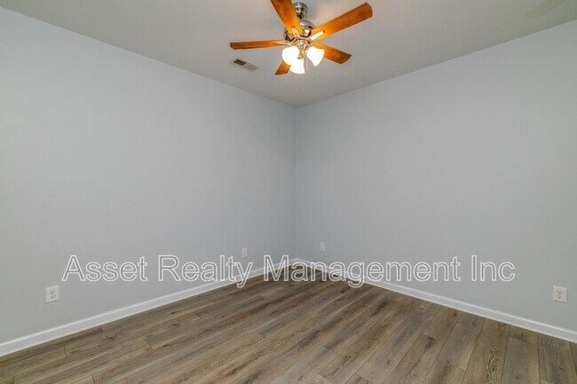 Building Photo - 1217 Dreamview Ln