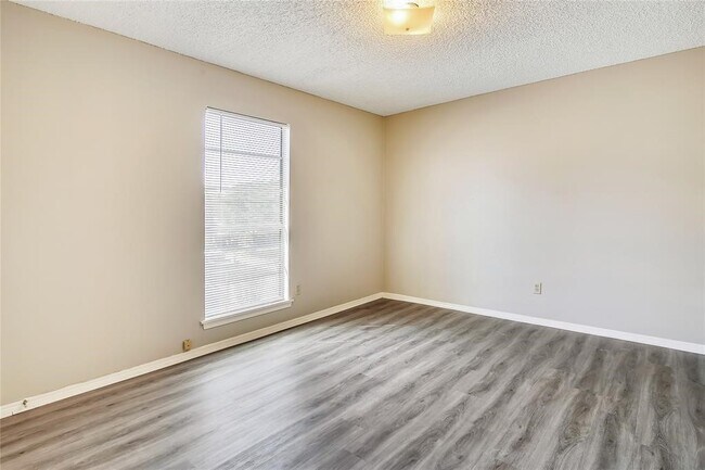 Building Photo - 9414 Crystal Cove Cir