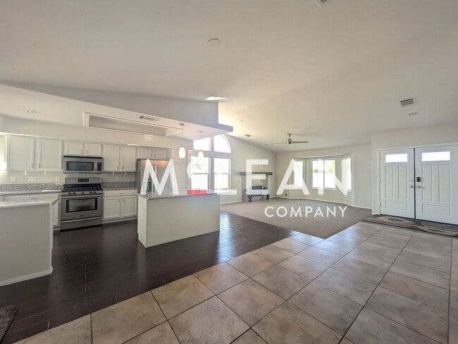 Building Photo - Great Deal on Beautiful 4 Bedroom Home!