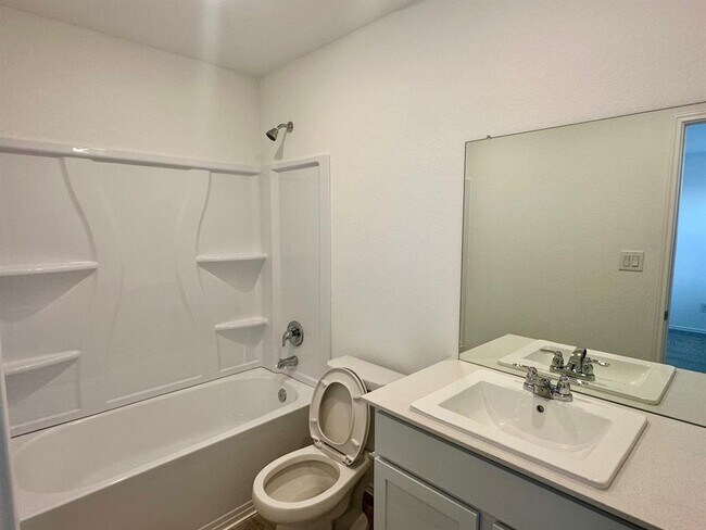 Building Photo - 228 Sormonne Lp