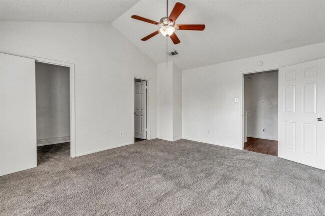 Building Photo - 7700 Creekbend Dr