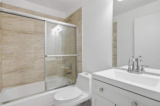 Building Photo - 888 Brickell Key Dr