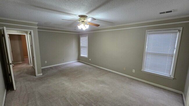 Building Photo - 1388 Hardwood Trail