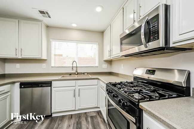 Building Photo - 809 Chapleton Ct