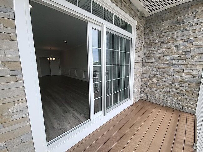 Building Photo - "Spacious 2-Bed, 2-Bath Gem in Medford - 1480 Sq Ft of Comfort Awaits!"