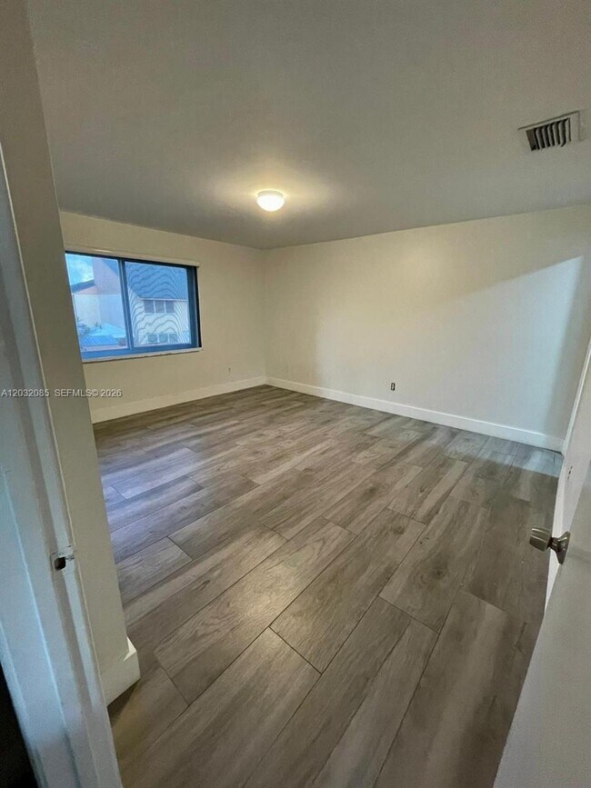 Building Photo - 8604 SW 156th Pl