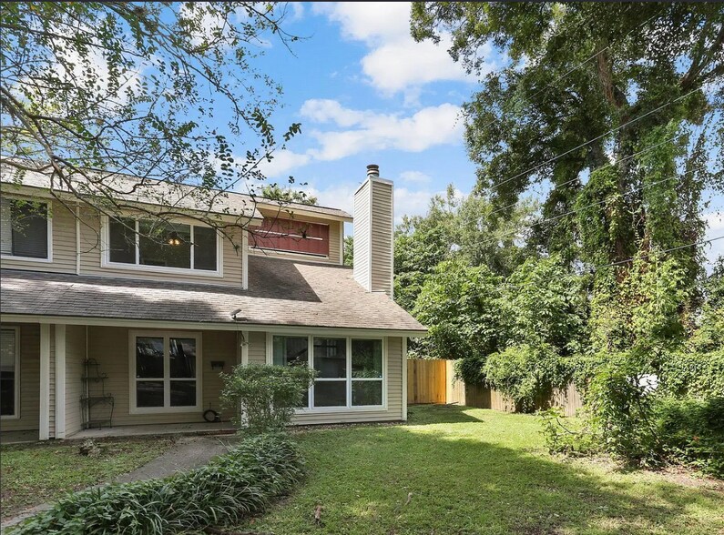 Building Photo - 1246 Sharlo Ave