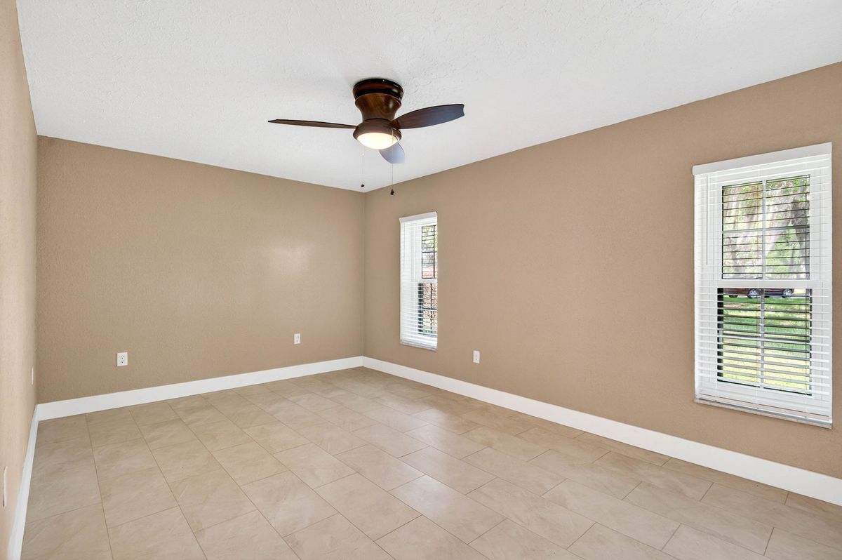 Building Photo - 6535 Brentwood Dr.