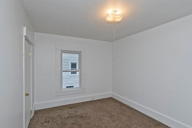 Building Photo - 22-22 East St