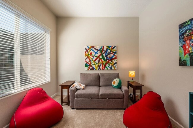 Building Photo - 1720 Mount Hood Trl NW