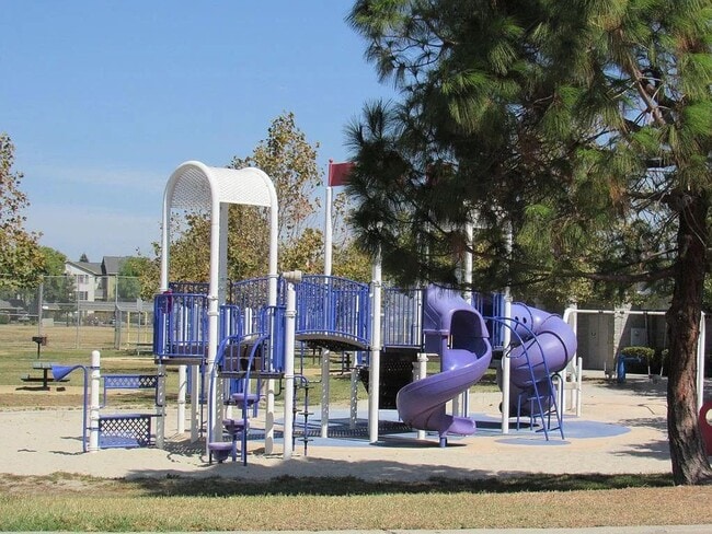 Building Photo - 1480 Los Buellis Way