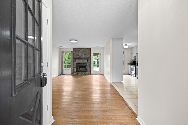 Building Photo - 3 Bedroom Ranch In Starr's Mill on Quiet Street!