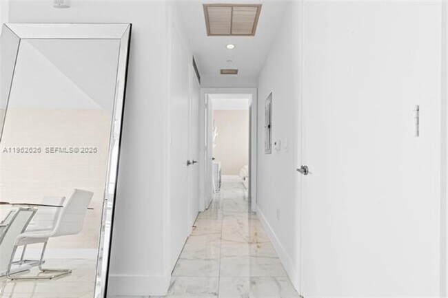 Building Photo - 2900 NE 7th Ave