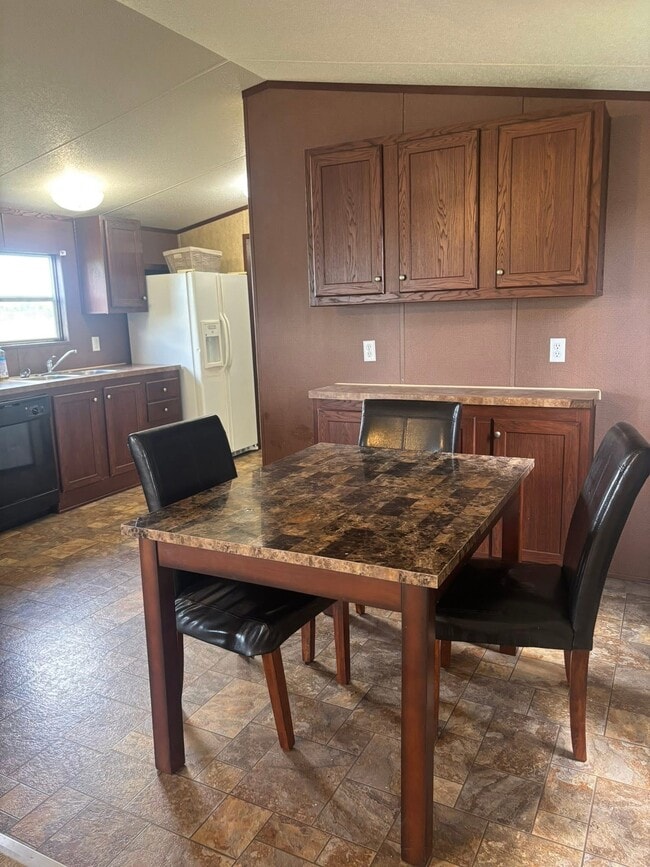 Building Photo - 294 Wilson Bridge Rd