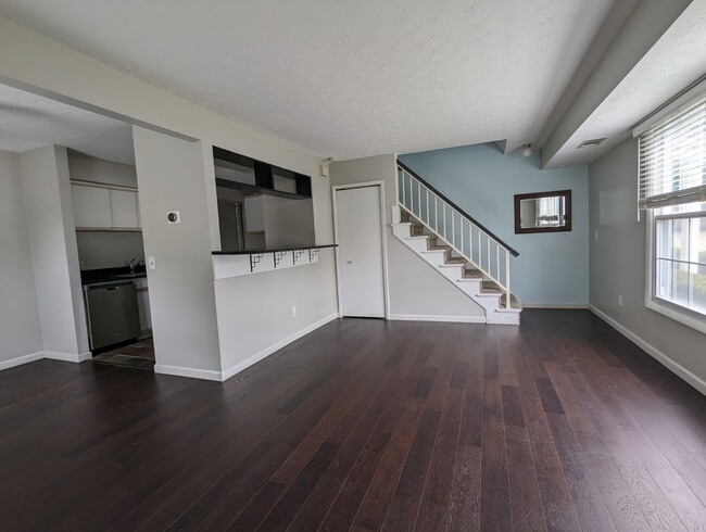 Building Photo - Cozy 2BR, 1 BA Townhome in Aurora!