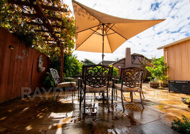 Building Photo - 40 Encina Ave