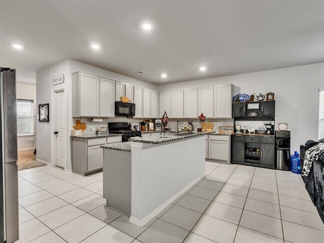 Building Photo - 8719 Willet St