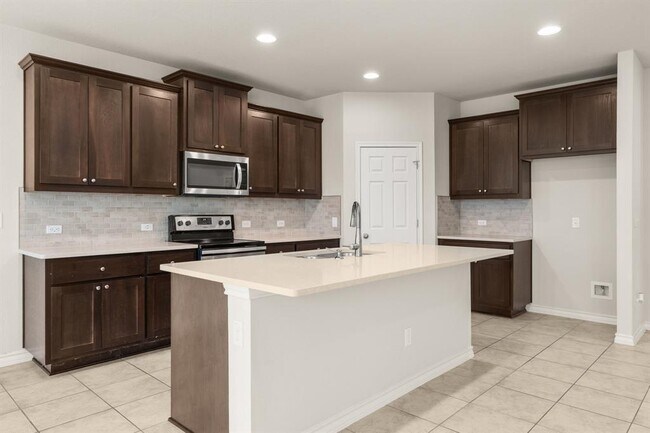 Building Photo - 740 Aliso Trail