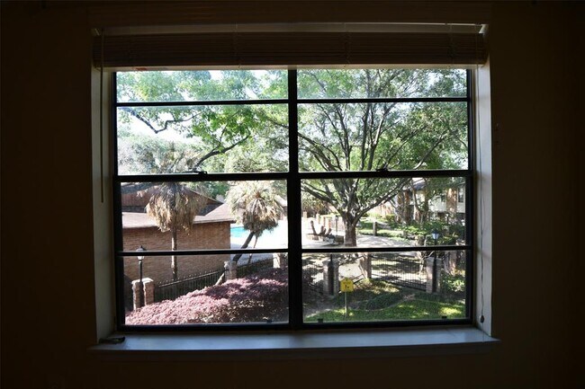 Building Photo - 2596 Bering Dr