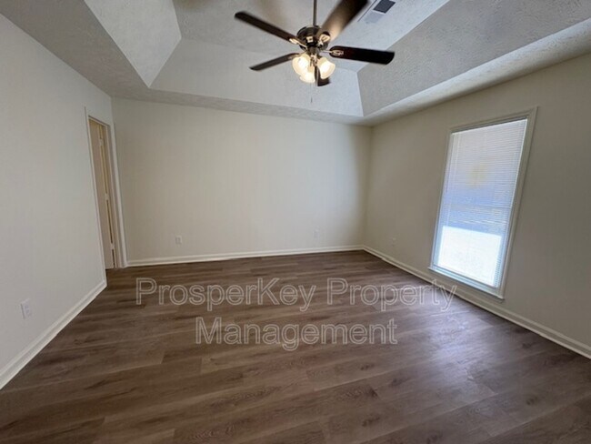 Building Photo - 205 Bonanza Dr