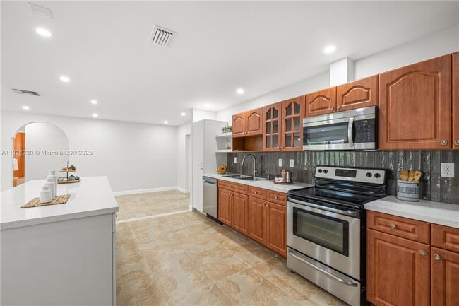 Building Photo - 7312 NW 58th Ct