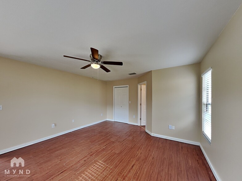 Building Photo - 2201 Hillandale Ave
