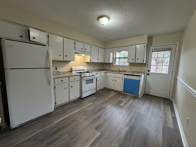 Building Photo - Apartment for Rent