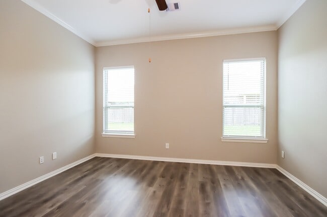 Building Photo - 18914 Sorrento Pt Dr