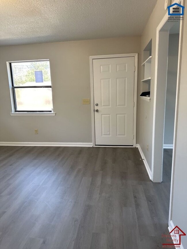 Building Photo - 1702 Olive St