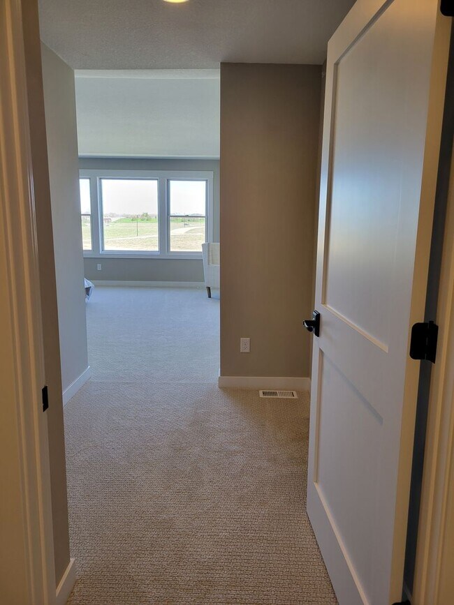 Building Photo - Executive Luxury Rentals