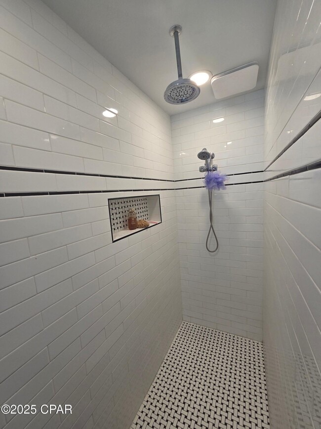 Building Photo - 1303 Sutherland Ct