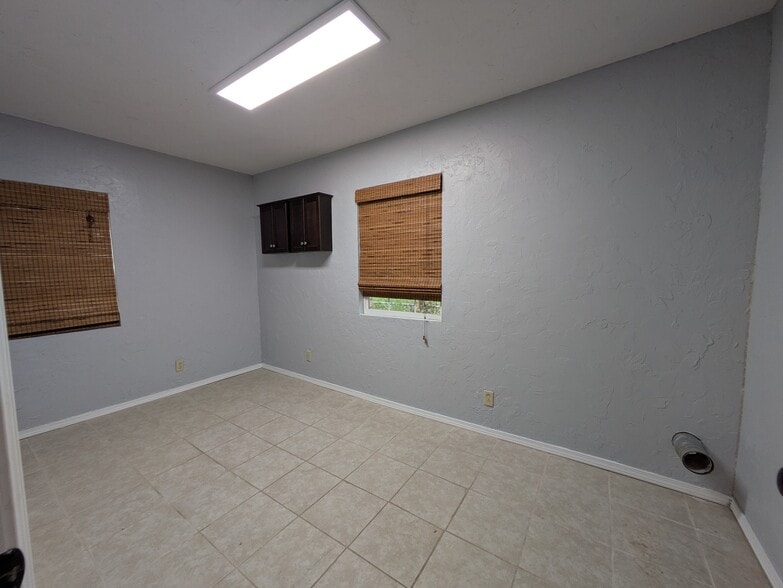 Building Photo - 31 Shirley Ln
