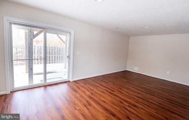 Building Photo - 101 Pelican Cove