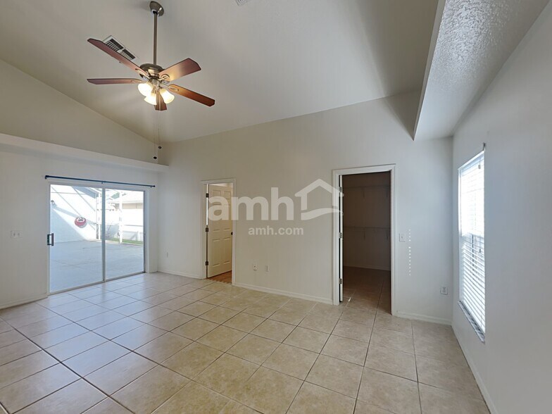 Building Photo - 1144 Jaybee Ave