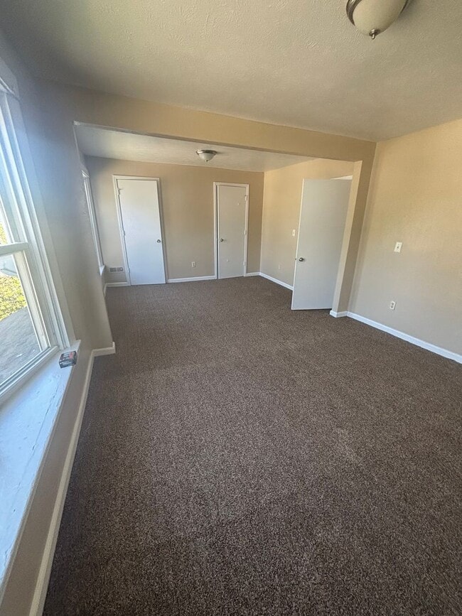 Building Photo - 4bd Single Cash Pay/Section 8