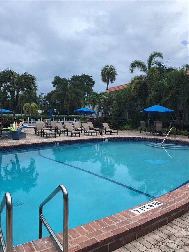 649 W Oakland Park Blvd 649 W Oakland Park Blvd Wilton Manors FL