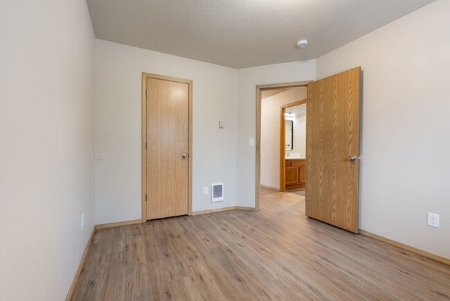 Building Photo - Beautiful 4bed/2.5bath home