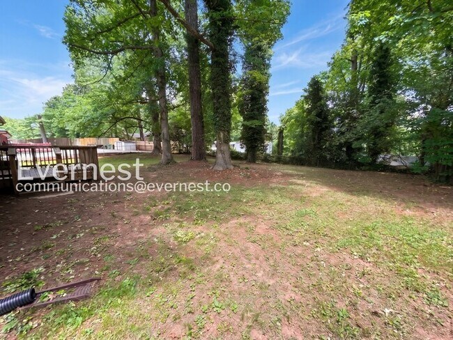 Building Photo - Limited Time Special Offer / 3 beds 2 baths Spacious Single Family Home with Carport and Deck /  ...