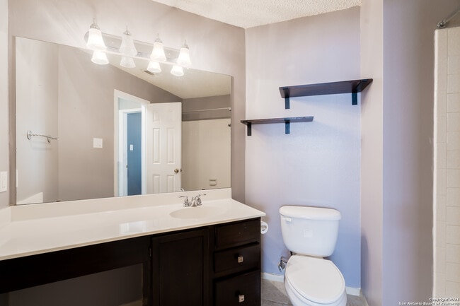 Building Photo - 9614 Fern Crest