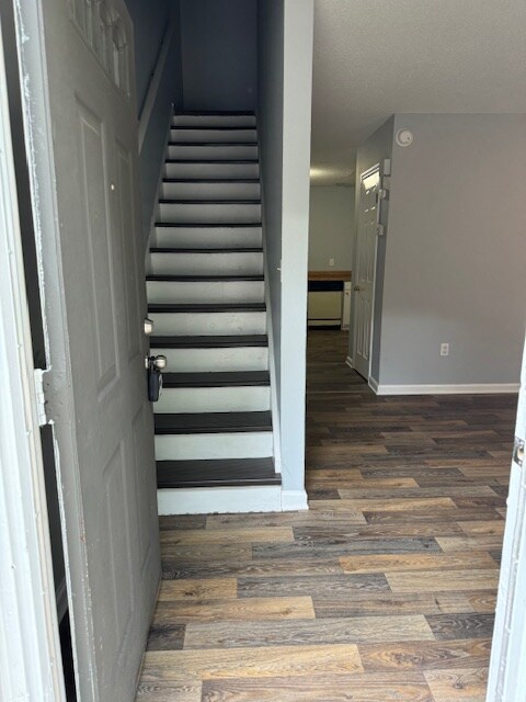 Building Photo - 109 Carriage Pl