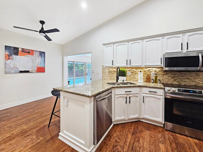 Building Photo - 11402 Suncreek Pl