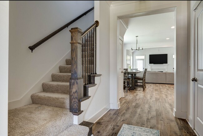 Building Photo - 461 Hamilton Pl